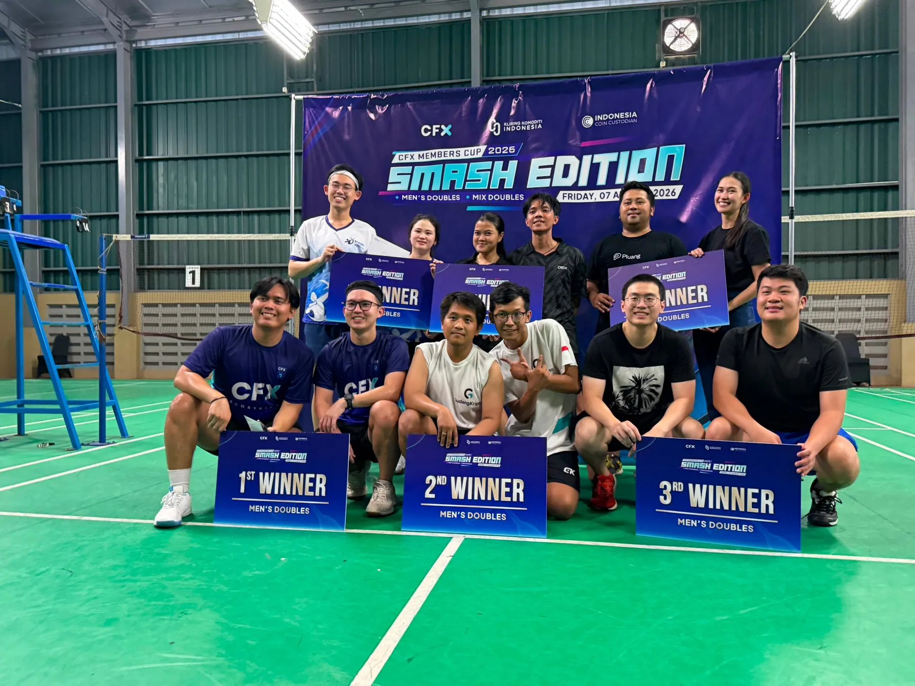 Foto bersama para juara 1, 2, dan 3 Men's Doubles CFX Members Cup 2026 Smash Edition
